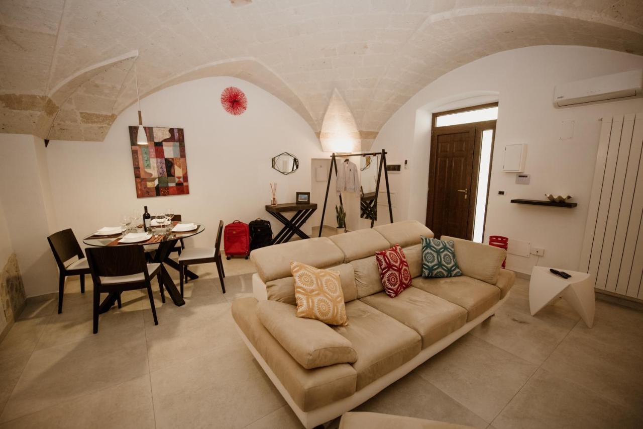 برينديسي Pacuvius Home Suite B&B المظهر الخارجي الصورة