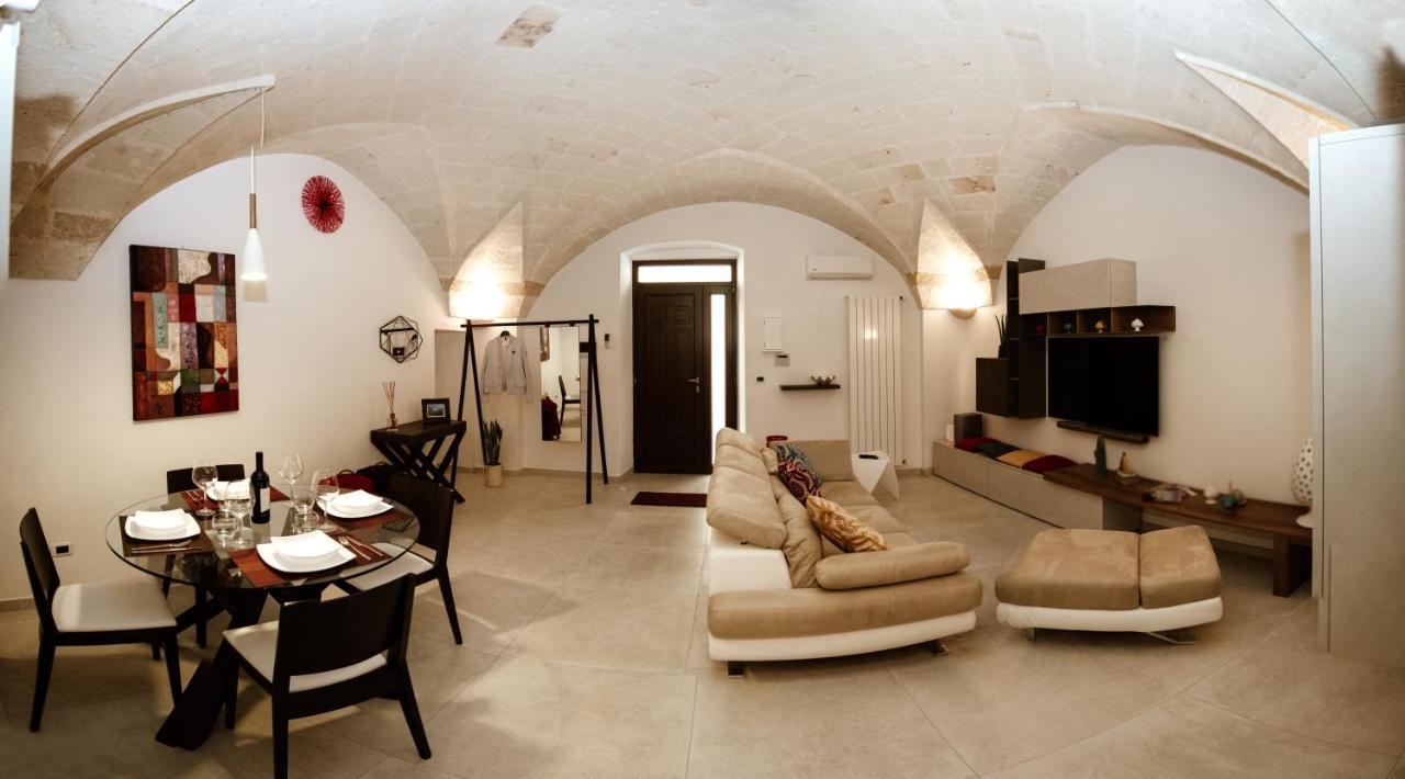 برينديسي Pacuvius Home Suite B&B المظهر الخارجي الصورة