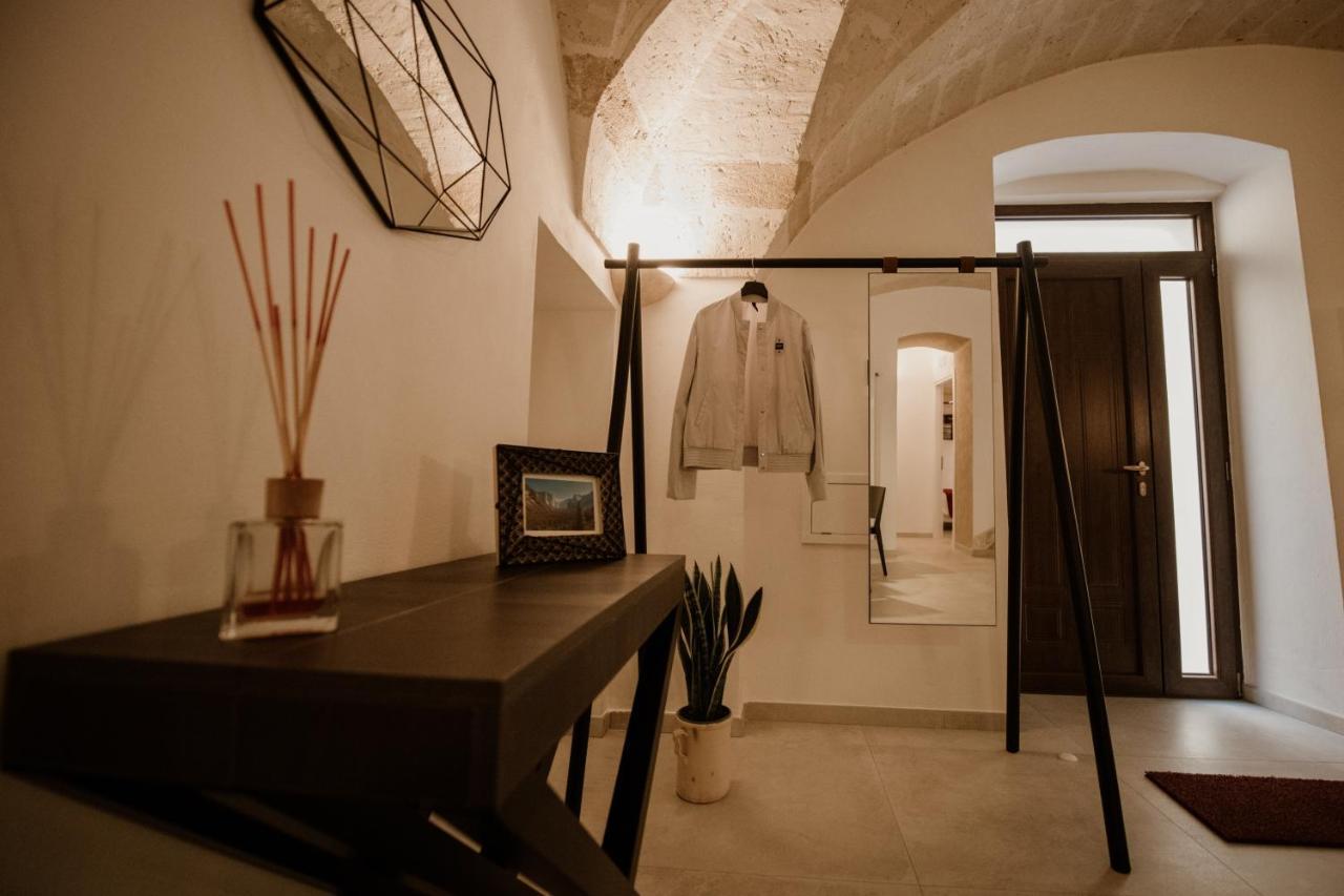 برينديسي Pacuvius Home Suite B&B المظهر الخارجي الصورة