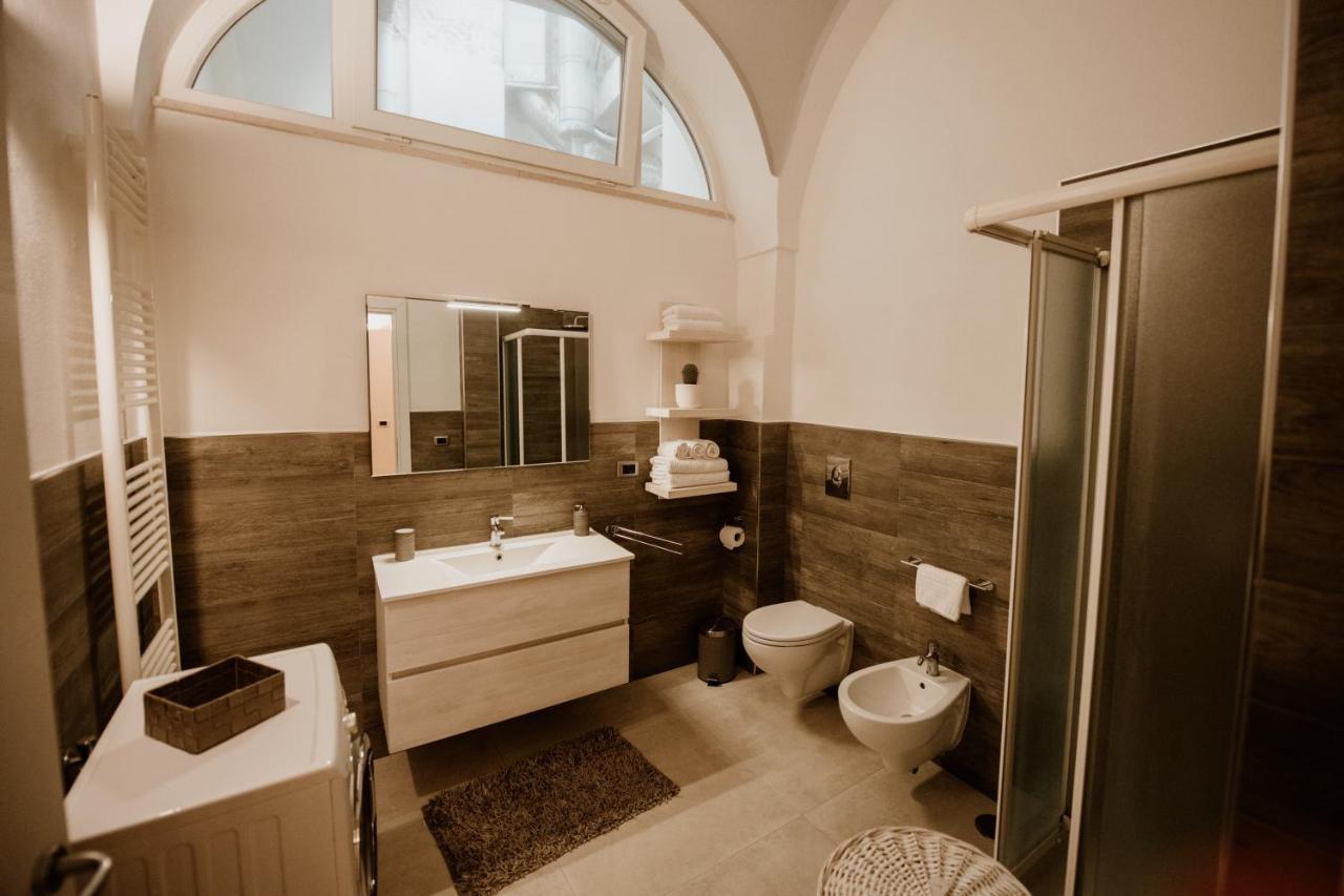 برينديسي Pacuvius Home Suite B&B المظهر الخارجي الصورة