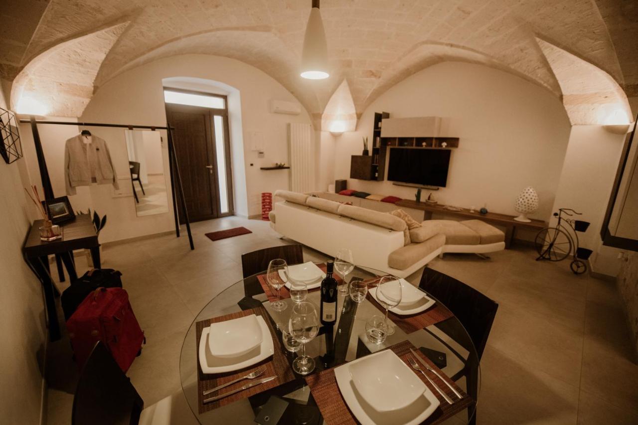 برينديسي Pacuvius Home Suite B&B المظهر الخارجي الصورة