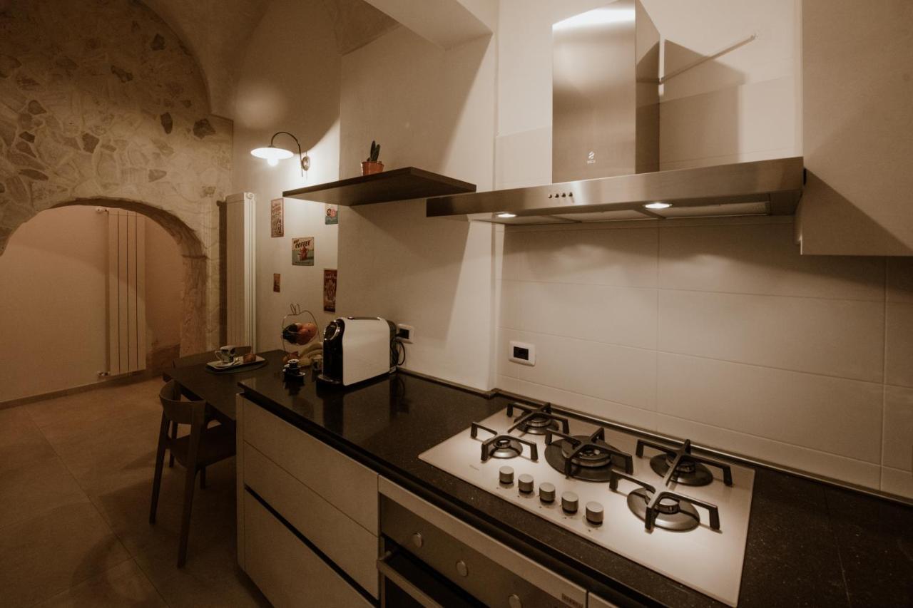 برينديسي Pacuvius Home Suite B&B المظهر الخارجي الصورة