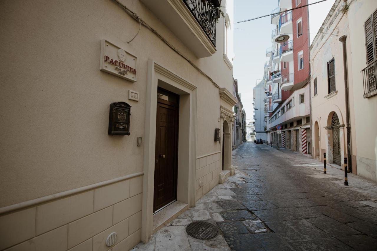 برينديسي Pacuvius Home Suite B&B المظهر الخارجي الصورة