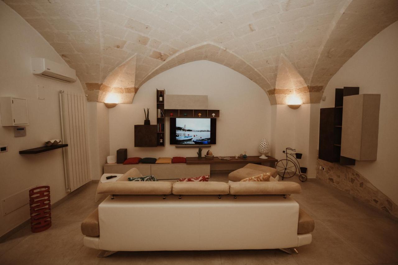 برينديسي Pacuvius Home Suite B&B المظهر الخارجي الصورة
