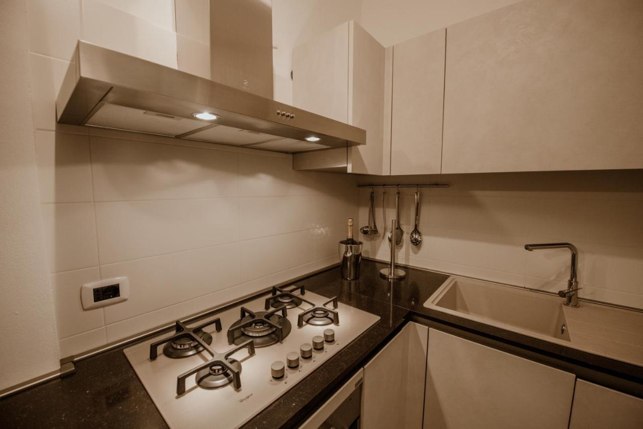 برينديسي Pacuvius Home Suite B&B المظهر الخارجي الصورة