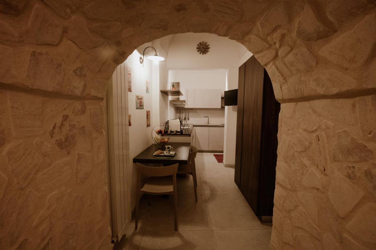 برينديسي Pacuvius Home Suite B&B المظهر الخارجي الصورة
